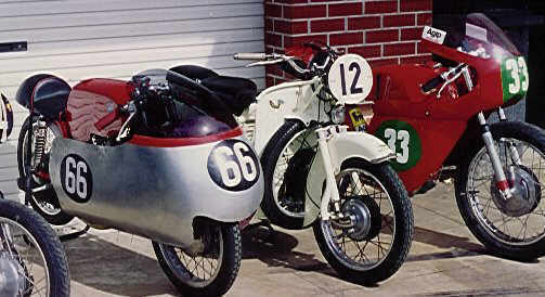 MV125_Racer_and_Guzzi_Galletto.jpg